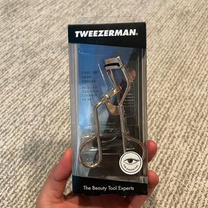 Tweezerman eyelash curler for almond eyes!